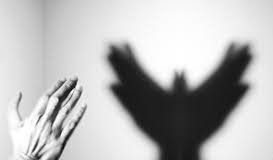 Τα λόγια είναι εύκολα αλλά άχρηστα όταν βρίσκεσαι μπροστά σε μυστήρια