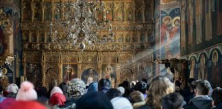 Δεν εκβιάζεται η Χάρις. Η Χάρις είναι βασίλισσα και όπου θέλει πνει