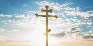 ‘Ό σταυρός κατά τη συντέλεια τοῦ κόσμου πρόκειται να ἐμφανισθεῖ πρῶτος στον οὐρανό – Ἅγιος Ἐφραίμ ὁ Σῦρος