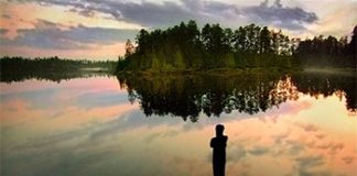 Ὁ Θεός εἶναι Αὐτός, που εἶναι, εἴτε ἐμεῖς Τόν μεγαλύνουμε εἴτε Τόν ὑποτιμοῦμε