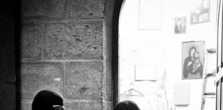 «Φώτισέ την, Κύριε, και ελέησε κι εμένα την αμαρτωλή!»