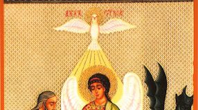 Καί τό χαρτί αὐτό πού ἦταν καρφιτσωμένο στήν πλάτη μου, τώρα τό βλέπω καρφιτσωμένο στό πετραχήλι σου