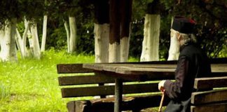 Ρώτησε κάποιος έναν άγιο άνθρωπο: Πως μπορούμε να κάνουμε θαύματα;