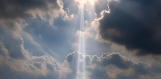 Ζοῦμε,λές καί δέν ὑπάρχει Θεός. Καί μετά ἀναρωτιόμαστε ”πού εἶναι ὁ Θεός”;