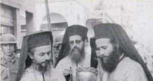 Ο Άγ.Καλλίνικος Εδέσσης κρατά την κάρα του Αγ. Ανδρέα