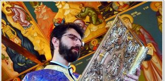 Γίνεσαι ένα με τους μαθητές, τον λαό, τον κόσμο που άκουσε τον Κύριο, όταν κι εσύ ακούς το:« Είπεν ο Κύριος…» ή «Τω καιρώ εκείνω»…