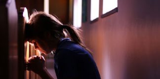 Ἡ «προσευχή μέ λαχτάρα» εἶναι τό ἀντιφάρμακο στήν κατάθλιψη