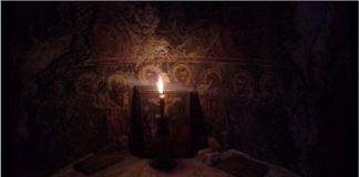 Οὐράνια συµπροσευχή στό ναό