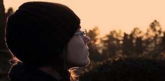 Διδάσκει πρακτικά