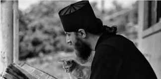 Ὁ Θεός ἔσκυψε καί εἶπε στό παιδί του τόν Δαβίδ αὐτά που θέλει να ἀκούει