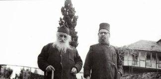 Τον φύλαγε προσεκτικά