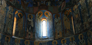 Όσο κι αν ψάξεις τον ευγενικό, τον τέλειο ιερέα, την τέλεια κοινότητα, την τέλεια ενορία…δεν θα τα βρεις