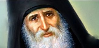 Όποιος πετάει λόγια αδιάκριτα και σωστά να είναι, κάνει κακό