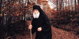 Συγκλονιστικό θαύμα: «Αυτός, πατέρα, είναι ο καλόγερος, που με εσκέπασε, και δεν σκοτώθηκα»