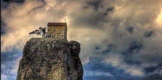 Από το Θεό οι χαρές από το Θεό και οι θλίψεις