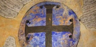 Τον αφήνω, αλλά δε με αφήνει