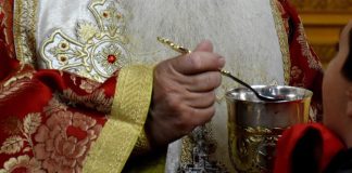 Πολλές από τι θαυματουργικές θεραπείες του Αγίου Ιωάννου της Κροστάνδης έγιναν με την Θεία Μετάληψη