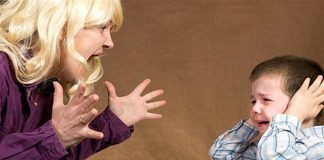 Οι φωνές κάνουν το παιδί σας να πιστεύει πως είναι κακό