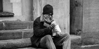 Η ελεημοσύνη κατεβάζει το έλεος του Θεού στον άνθρωπο