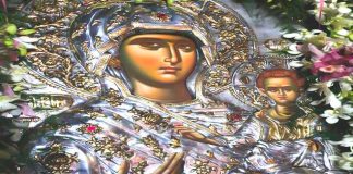 Γλυκιά μου Μανούλα, βοήθησέ με, οδήγησέ με πως να σωθώ