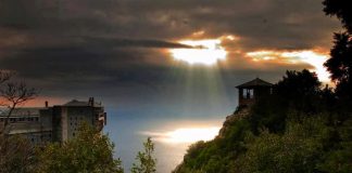 Ἡ συκοφαντία εἶναι λάσπη, μά λάσπη ἰαματική