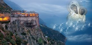 Ή Παναγία σαν μάνα φροντίζει τους Μοναχούς