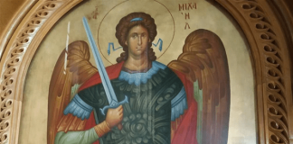 Ὁ Αρχάγγελος υποδεικνύει λιτανεία