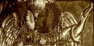 Δεν μπορείς, ε; Άγγελος Κυρίου σ’ έχει δεμένο».